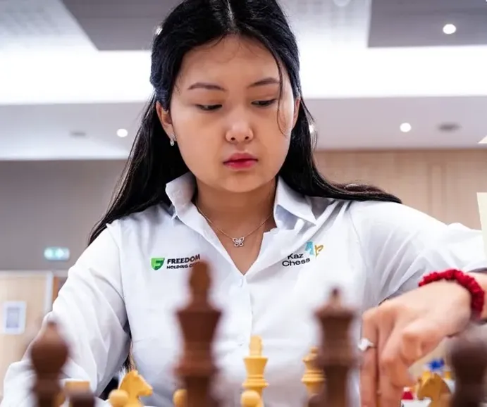 Instagram / @bibisarachess