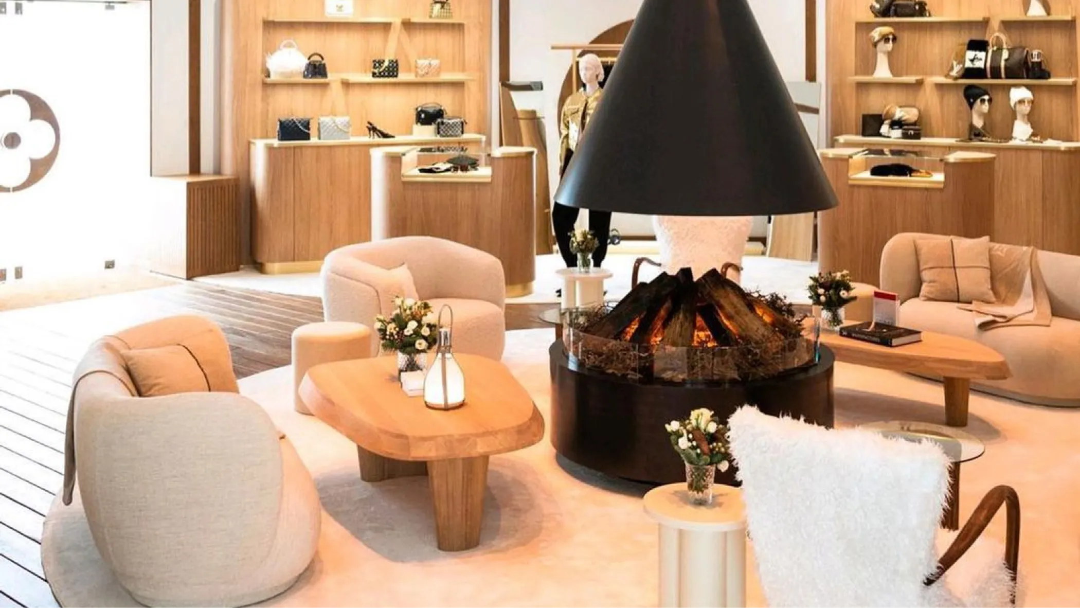 LOUIS VUITTON LAUNCHES A NEW SUMMER POP-IN IN ITS KNOKKE STORE - Numéro  Netherlands