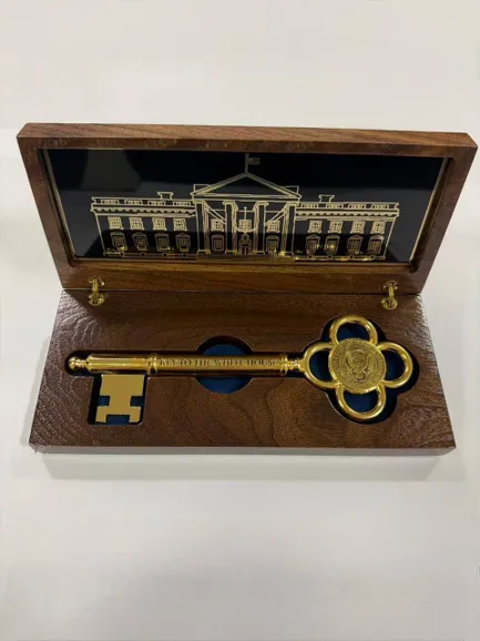 Qazaqstan Monitor: Символический ключ от Белого дома преподнесли президенту Казахстана