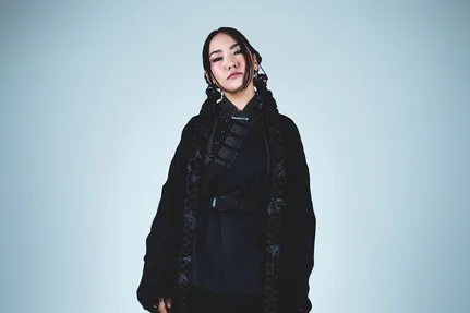 Instagram / yenleak, colorsxstudios