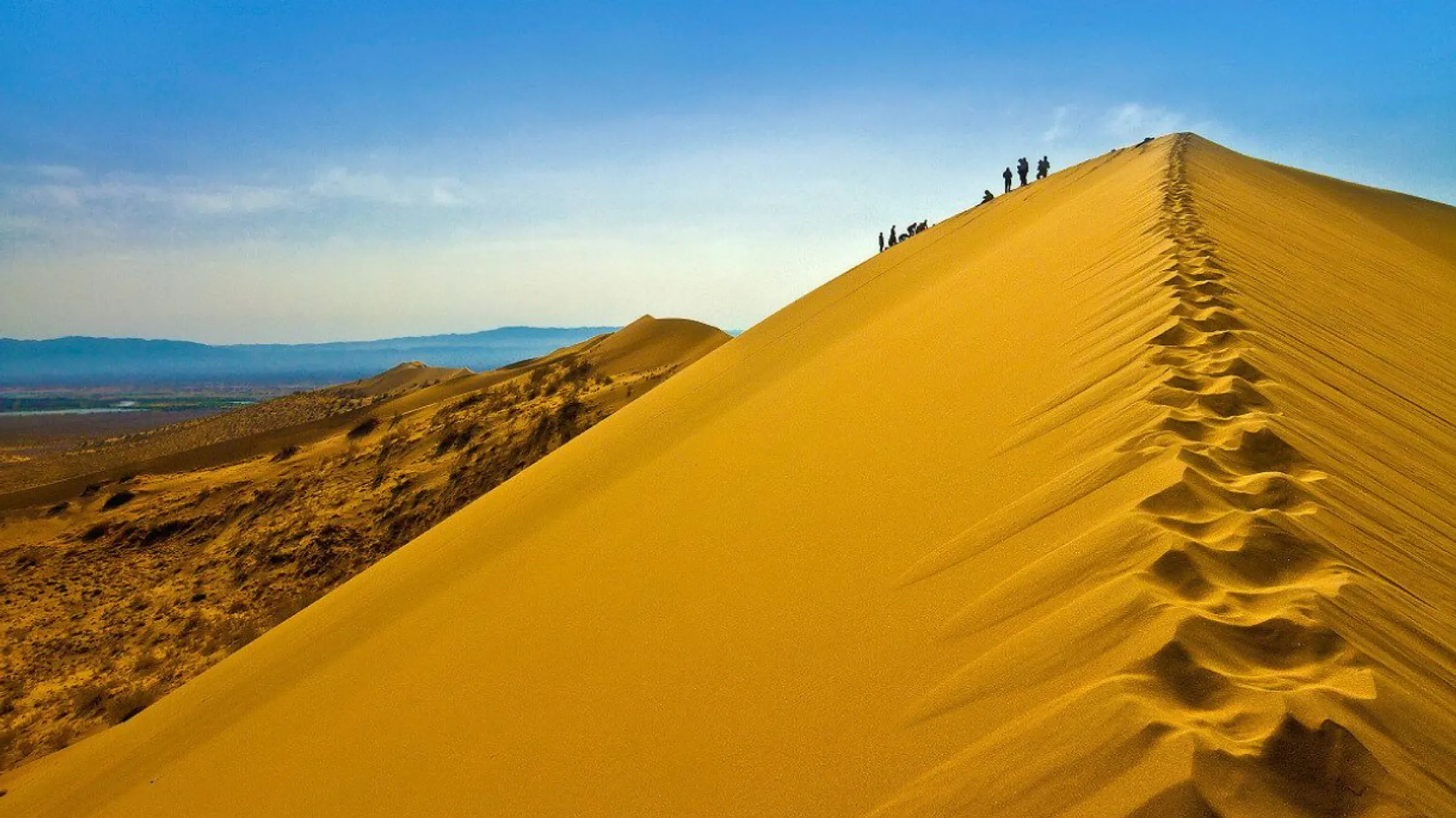 The Singing Dunes (altyn-emel.kz)