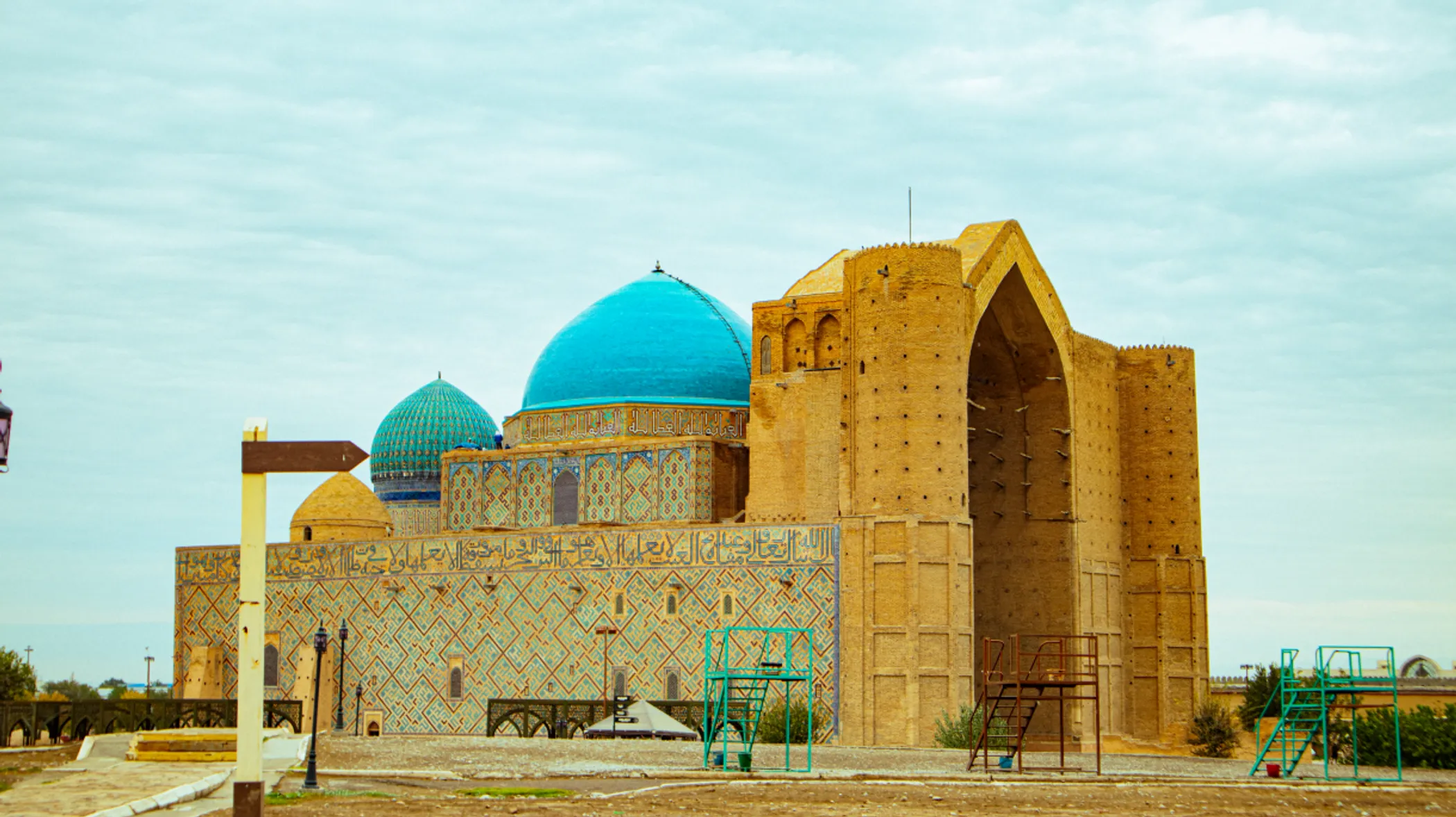 Mausoleum of Khoja Ahmed Yasawi (Alina Maulenova)