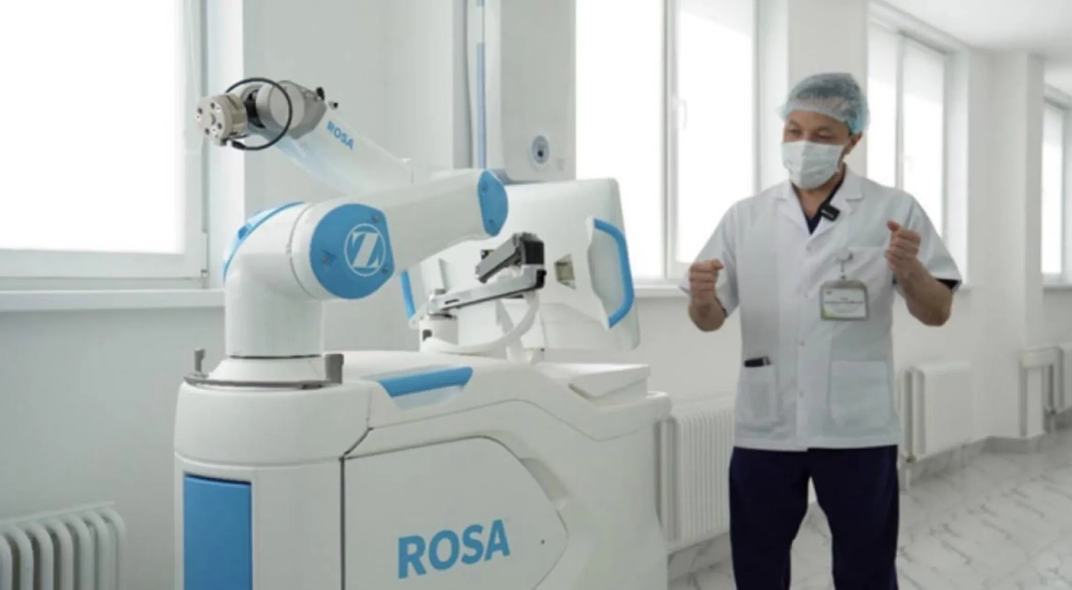 Dr.Usin and robot ROSA