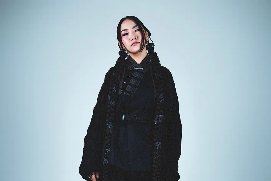 Instagram / yenleak, colorsxstudios