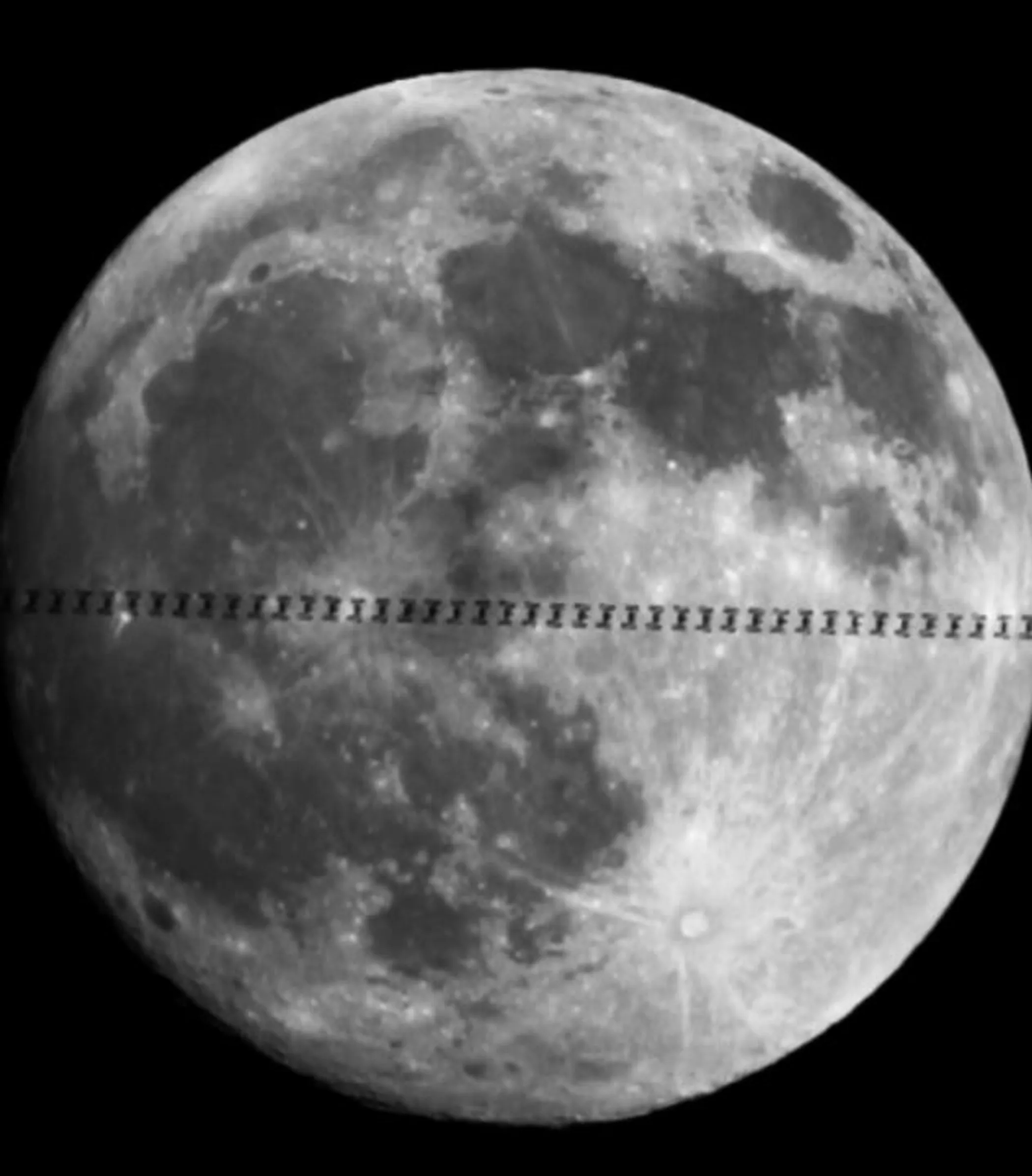 Транзит МКС через Луну