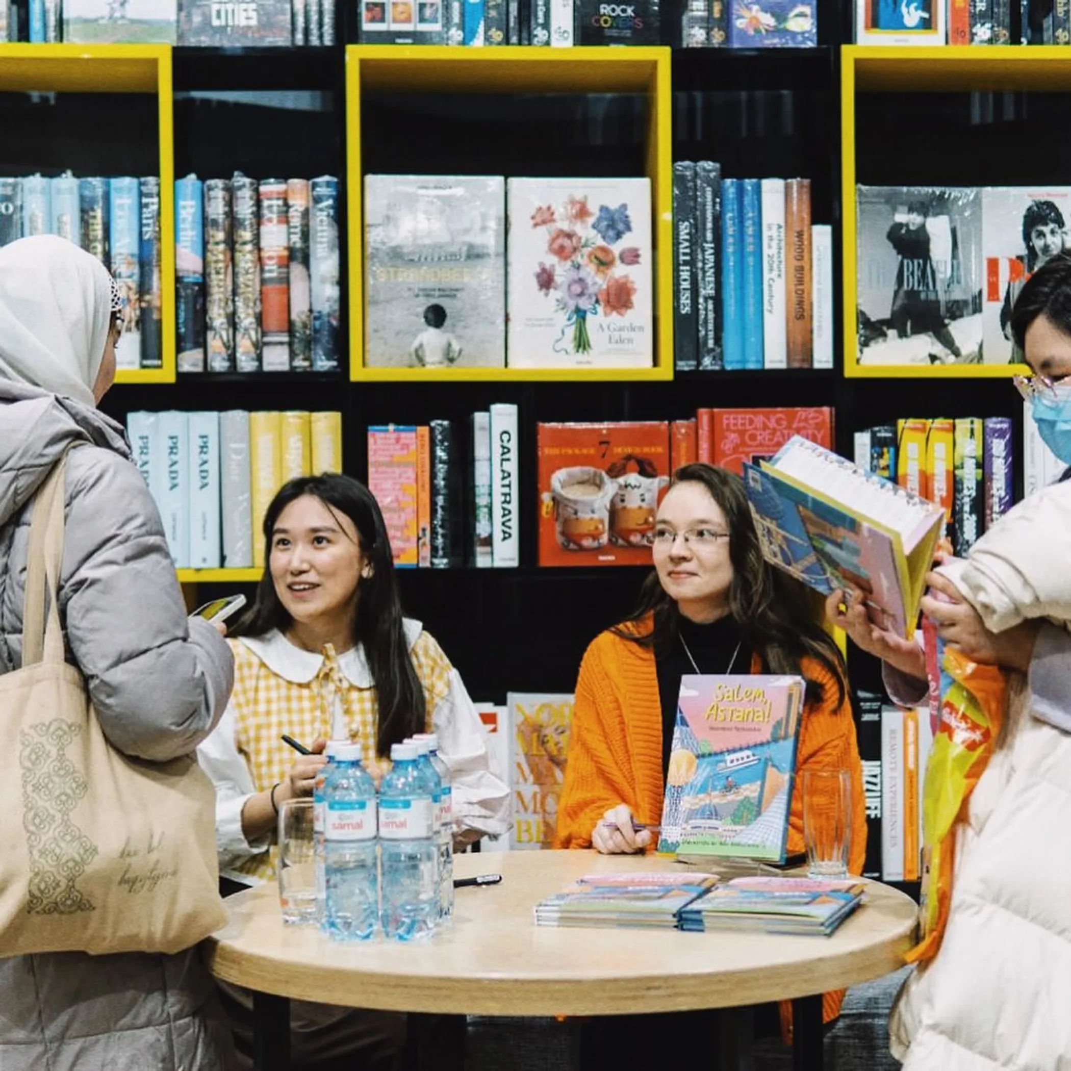 Aiko Abylkairova (left) and Yekaterina Payeskaya (right); photo: Instagram/tentekbooks